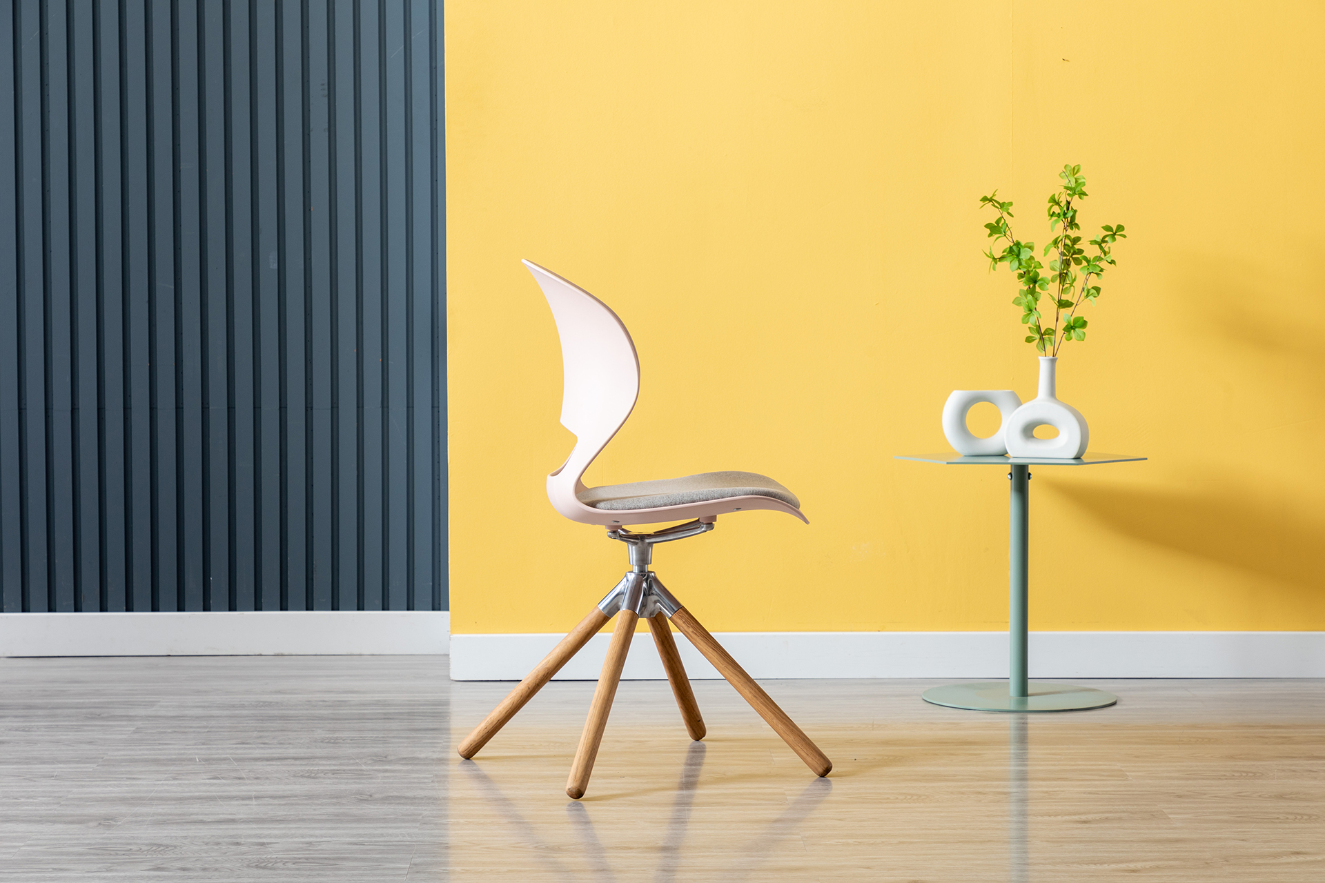 PATTRIX chair in a bright interior